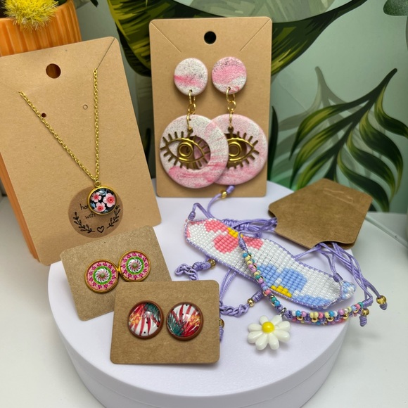 Flirty Jewelry Gift Set with Painted Box - Cute Christmas Jewelry Gift Set Box - Picture 14 of 15